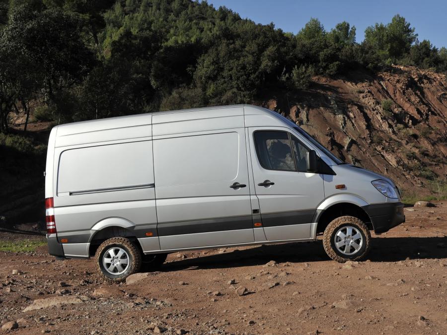  Mercedes-Benz Sprinter Van 4x4 2009 года  (фото 2 из 12)